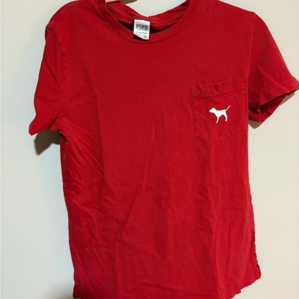 PINK Victoria's Secret Red Tee - Picture 1 of 3